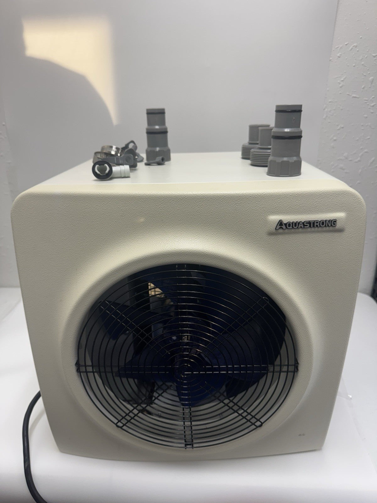 Aquastrong HEX016 16,000 BTU Heat Pump For 5,000 Gallons Pools 120V1